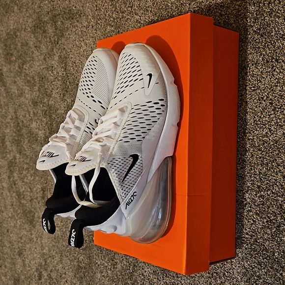 Nike Shoes - Women's Nike Air Max 270